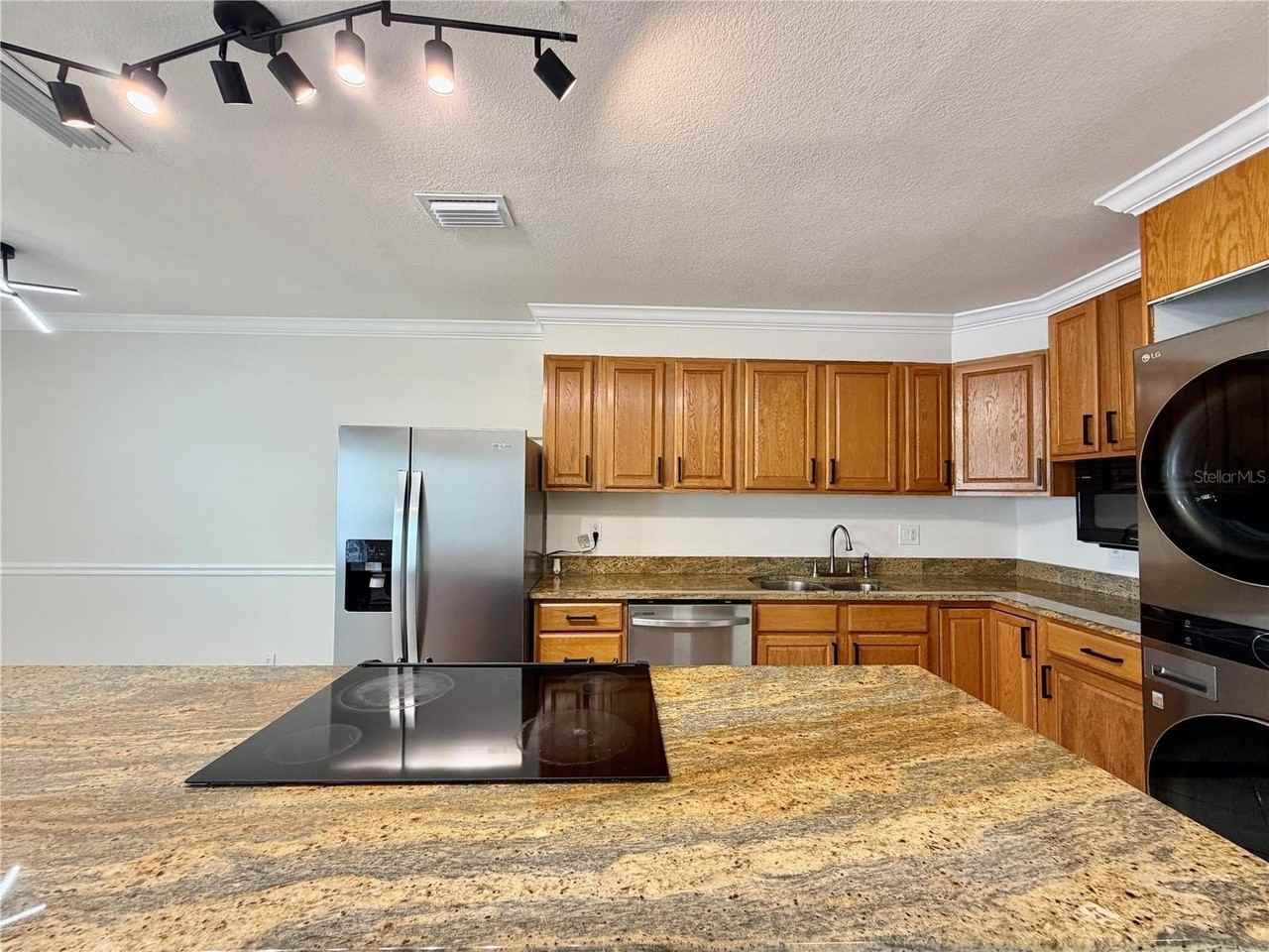 5117 Salmon Dr Se #D - Photo 7 of 33