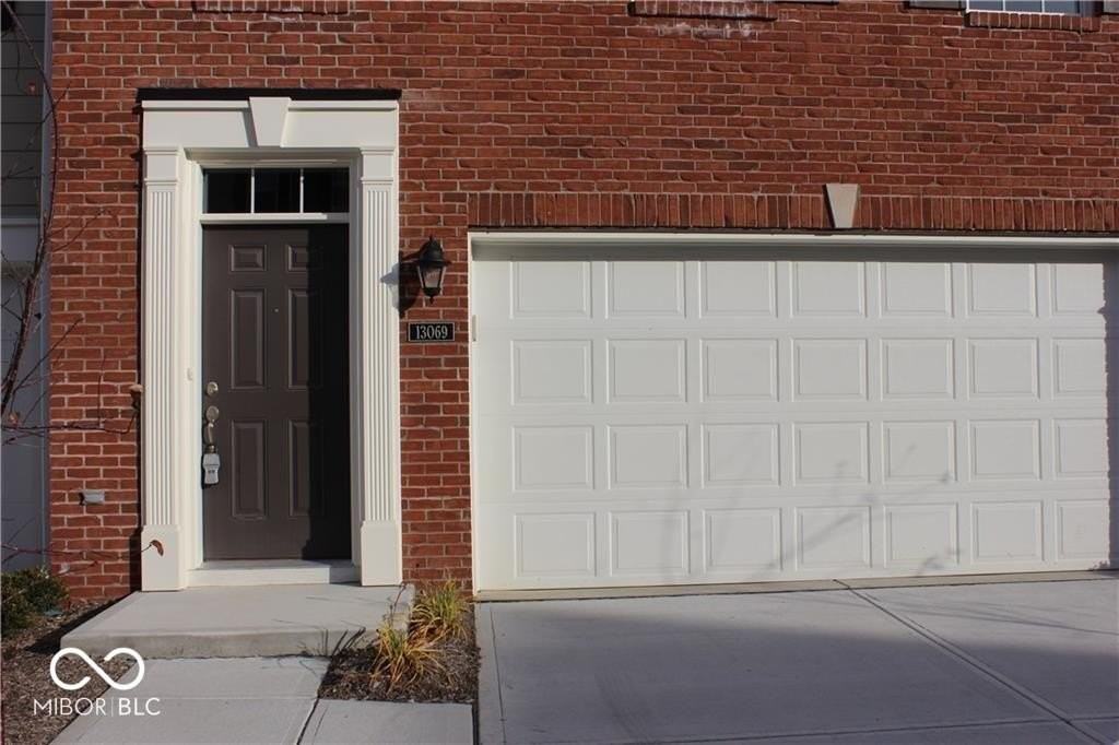 13069 Raritan Dr - Photo 3 of 27