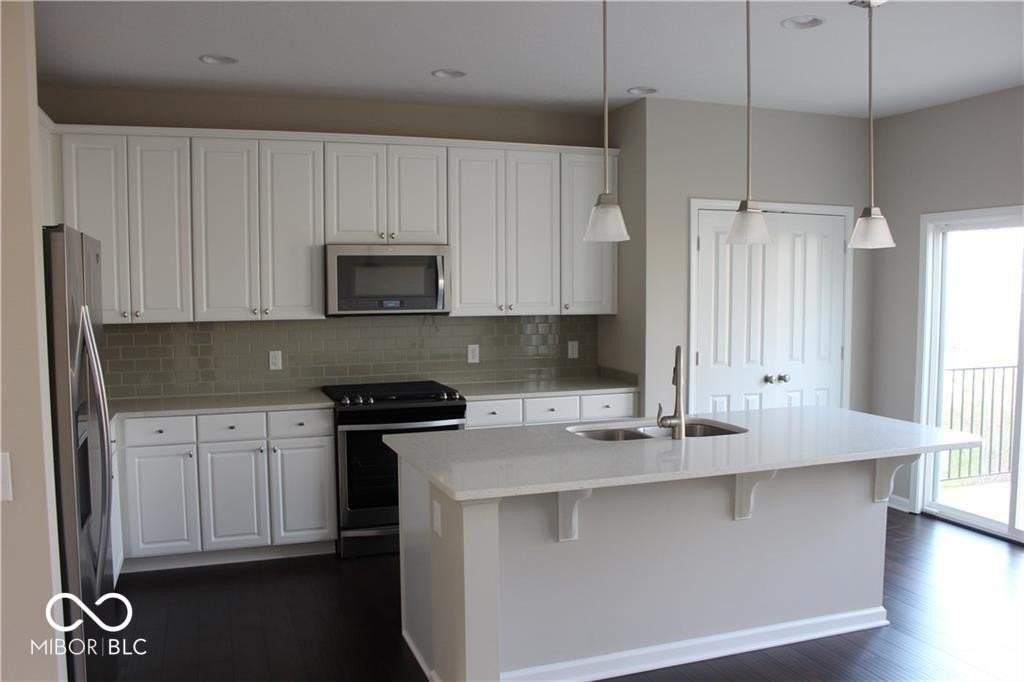 13069 Raritan Dr - Photo 4 of 27