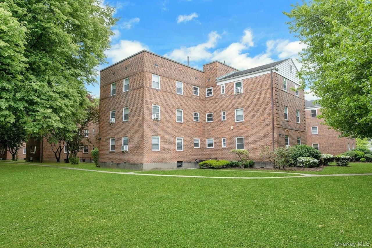 330 S Broadway #B2 - Photo 2 of 20