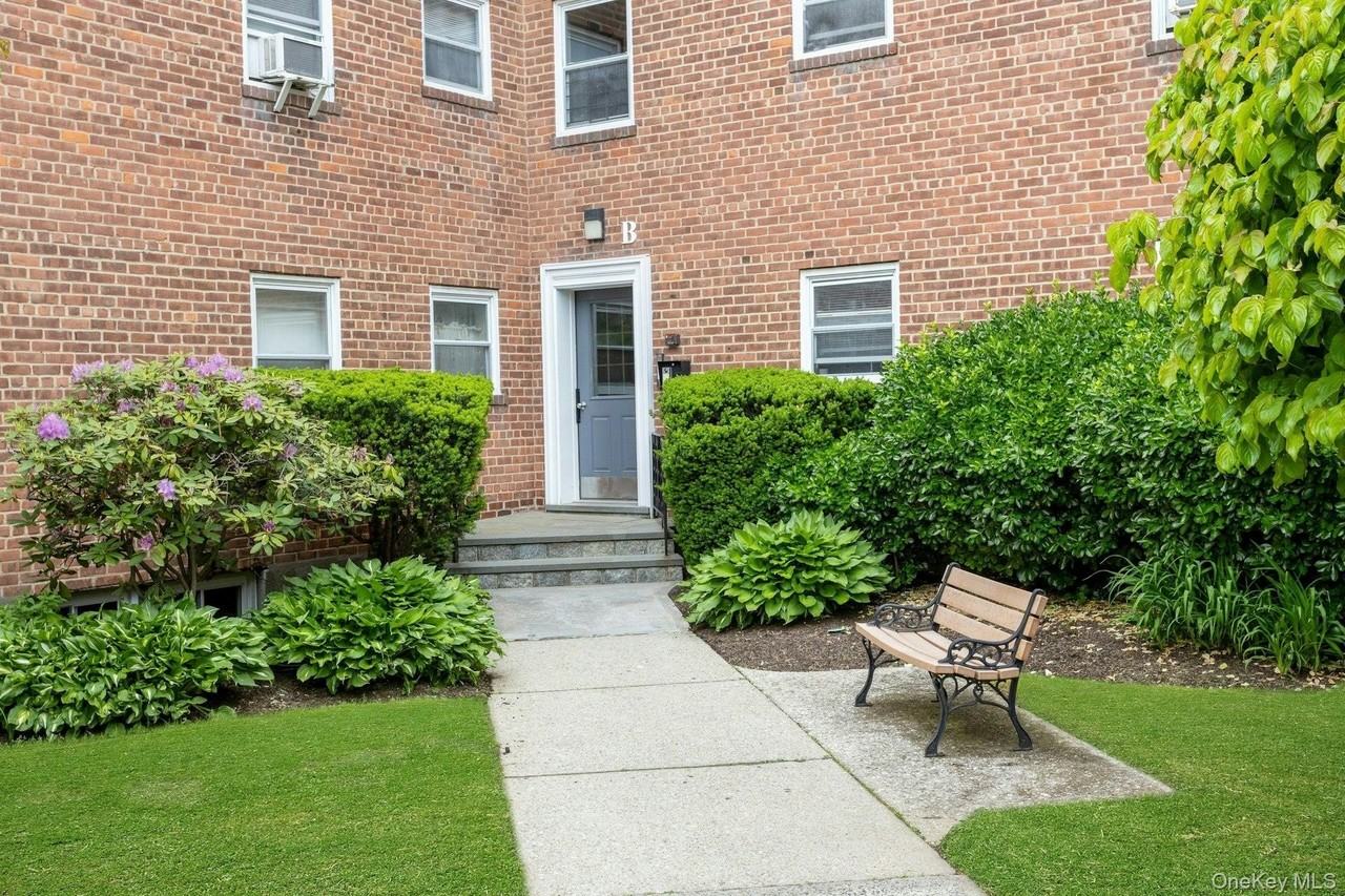 330 S Broadway #B2 - Photo 3 of 20
