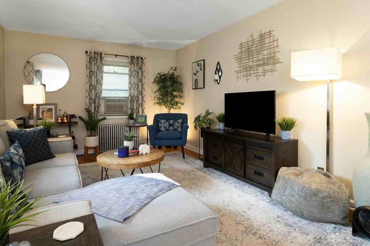 330 S Broadway #B2 - Photo 5 of 20