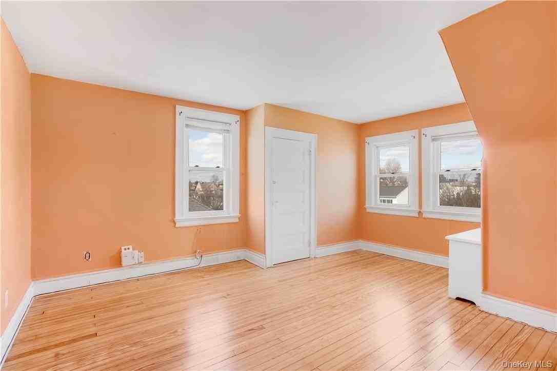 29 Neptune Ave #3rdFL - Photo 3 of 10