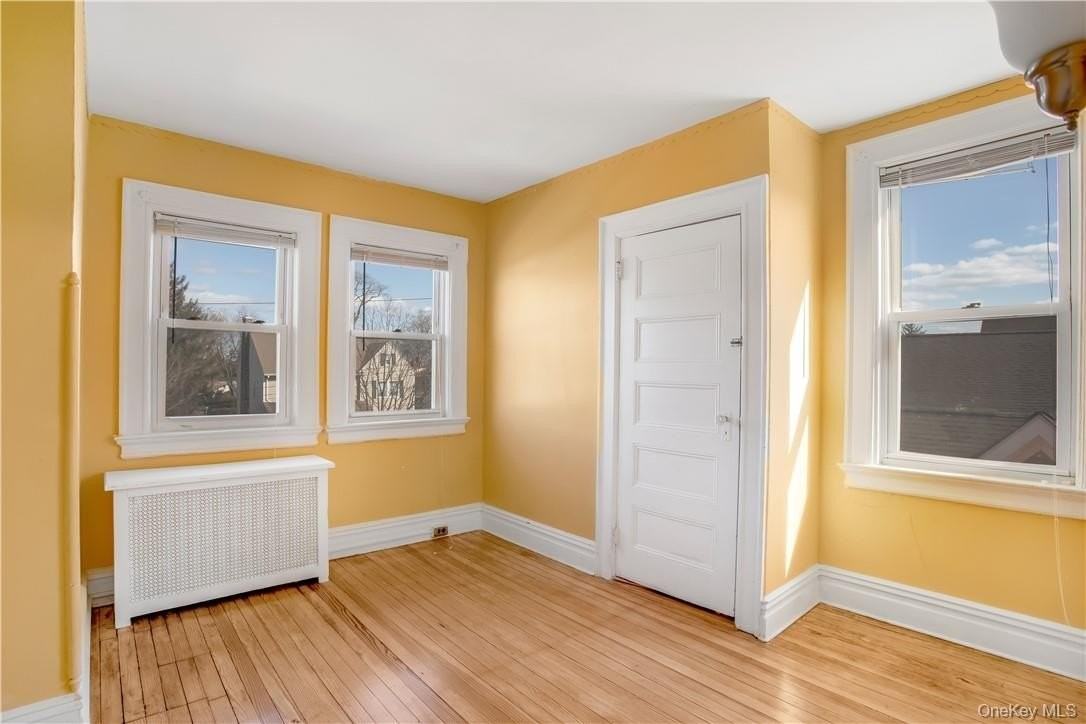 29 Neptune Ave #3rdFL - Photo 4 of 10