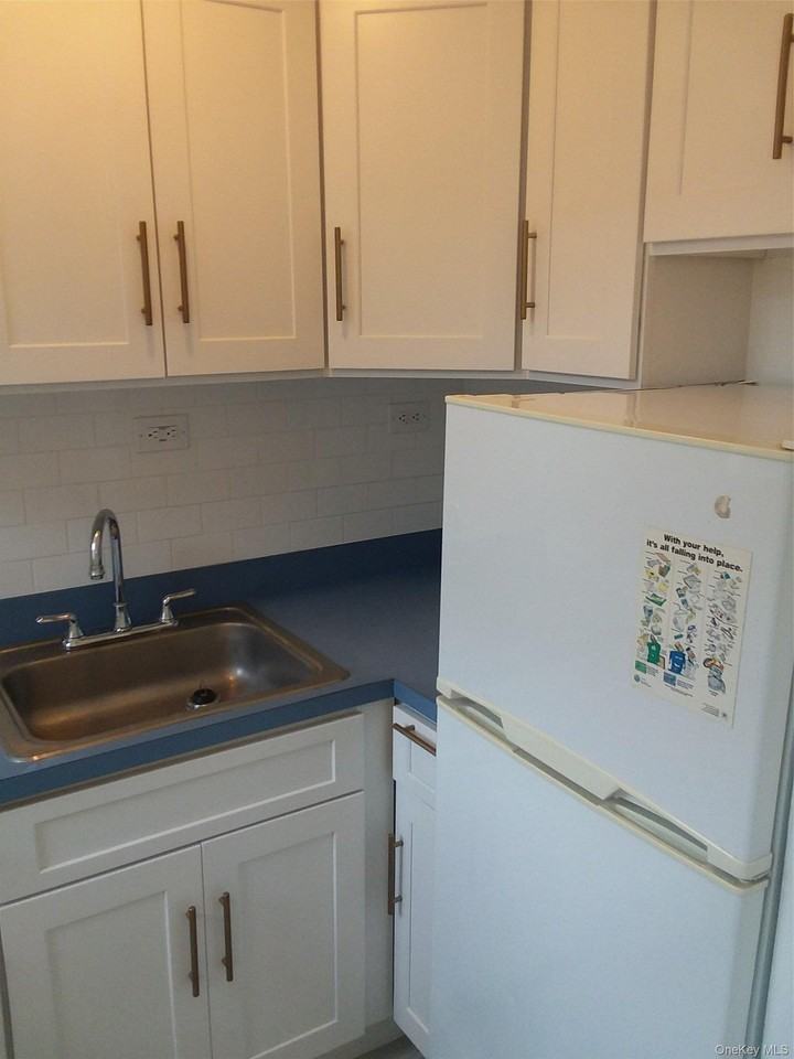 6730 Clyde St #3P - Photo 3 of 8