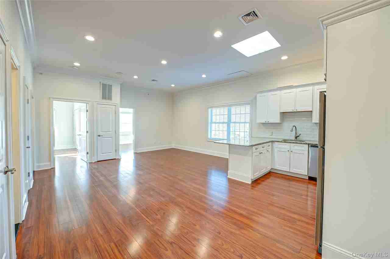 41 Green St #2C - Photo 2 of 13