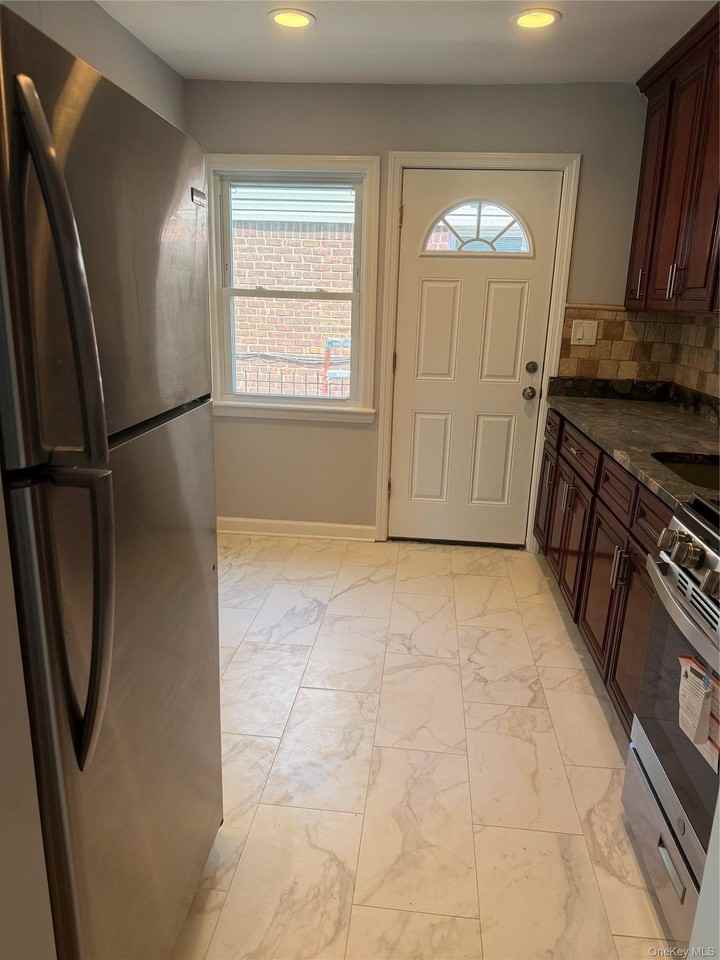 23110 145th Ave #1 - Photo 7 of 21