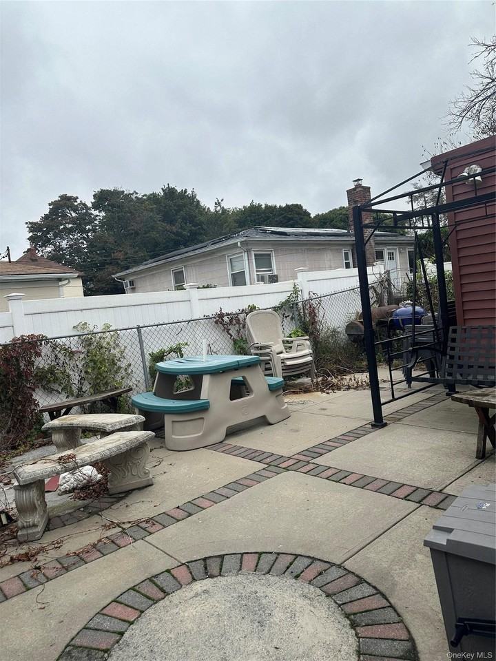 24301 130th Ave - Photo 3 of 17