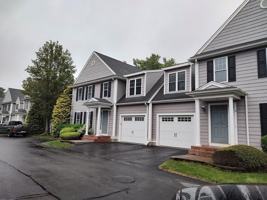 featured image of 7 Newbury Dr
