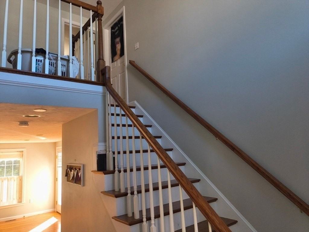 7 Newbury Dr - Photo 3 of 8