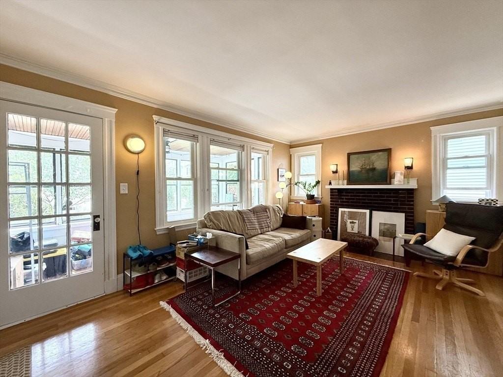 519 Belmont St #1 - Photo 3 of 15