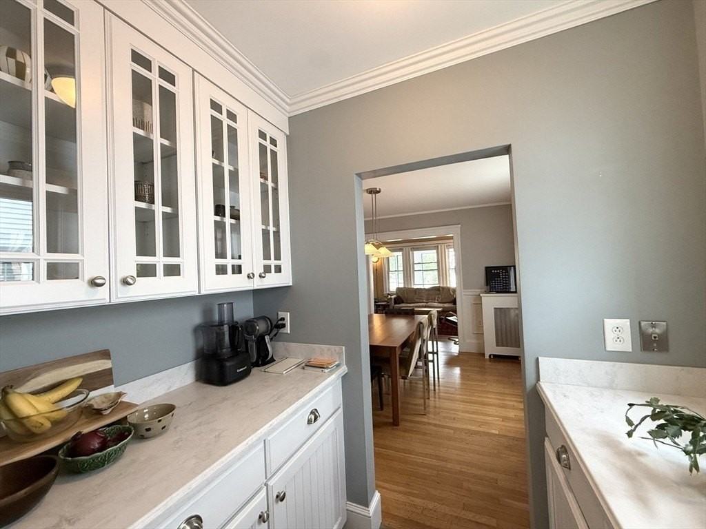519 Belmont St #1 - Photo 5 of 15