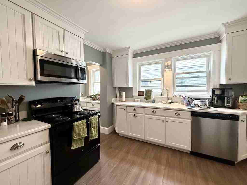 519 Belmont St #1 - Photo 6 of 15