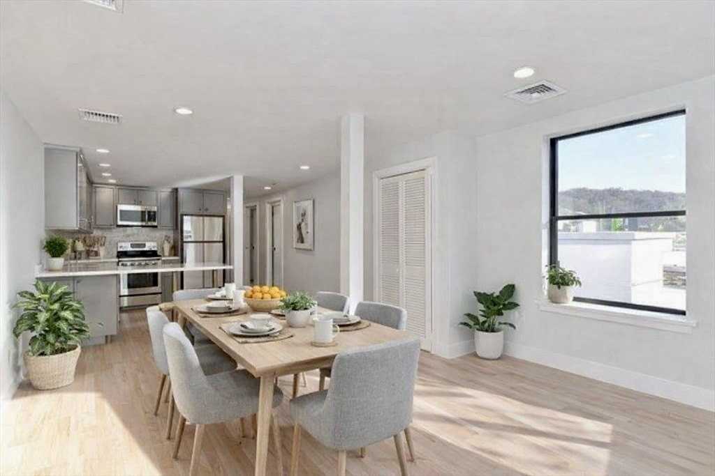 1674 Beacon St #2 - Photo 5 of 39