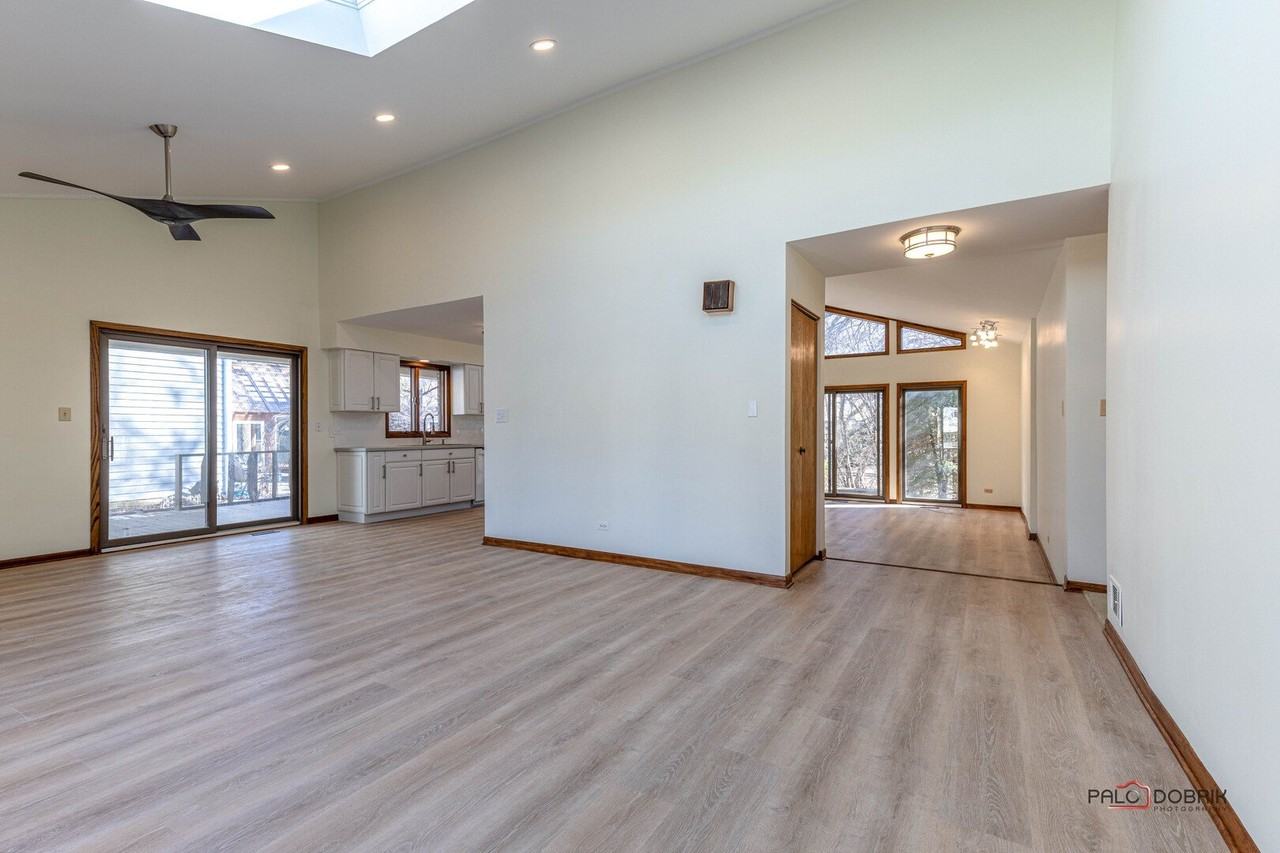 2450 Chas Dr - Photo 5 of 31