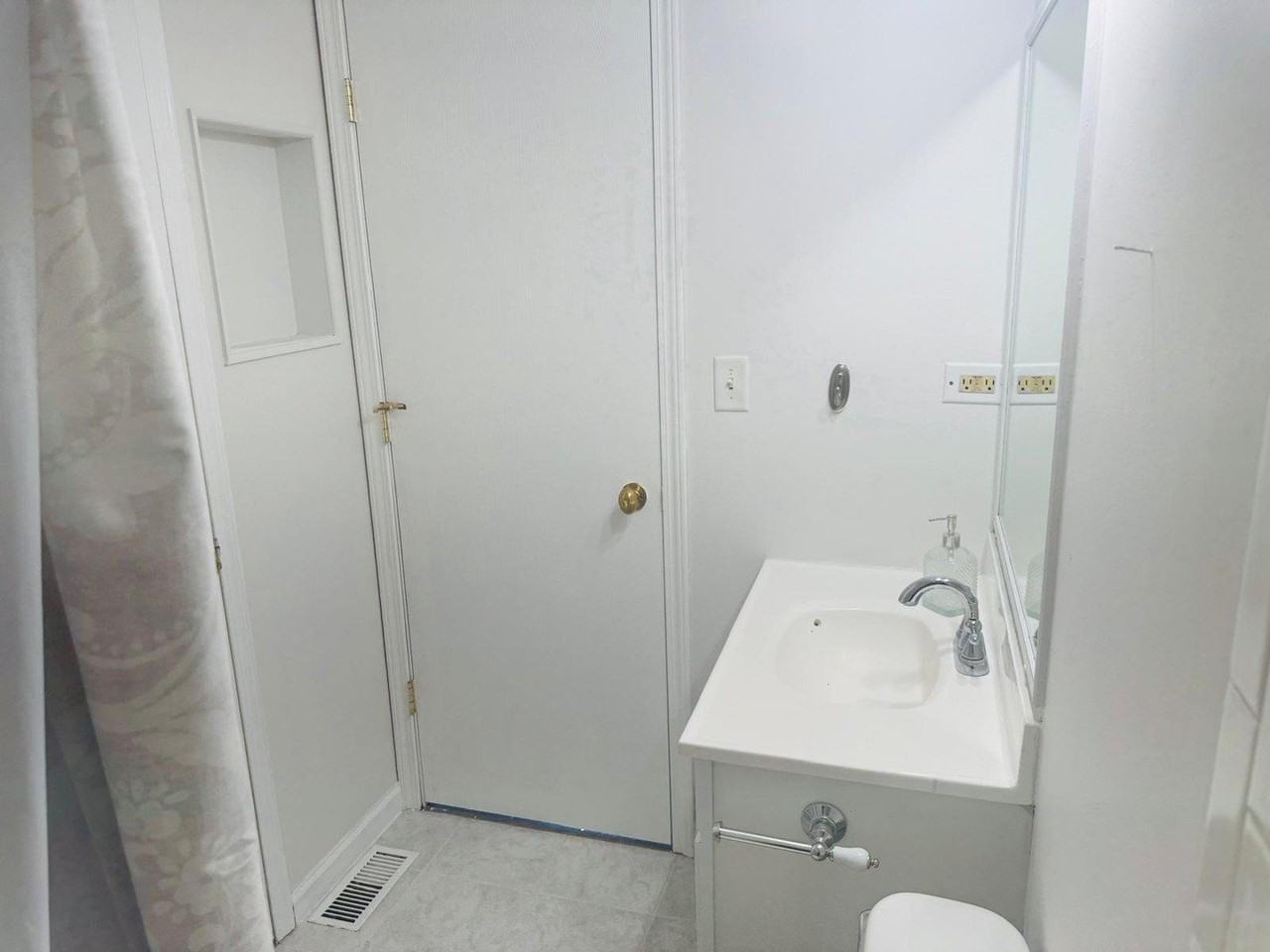 2454 Devonshire Ct #2454 - Photo 7 of 15