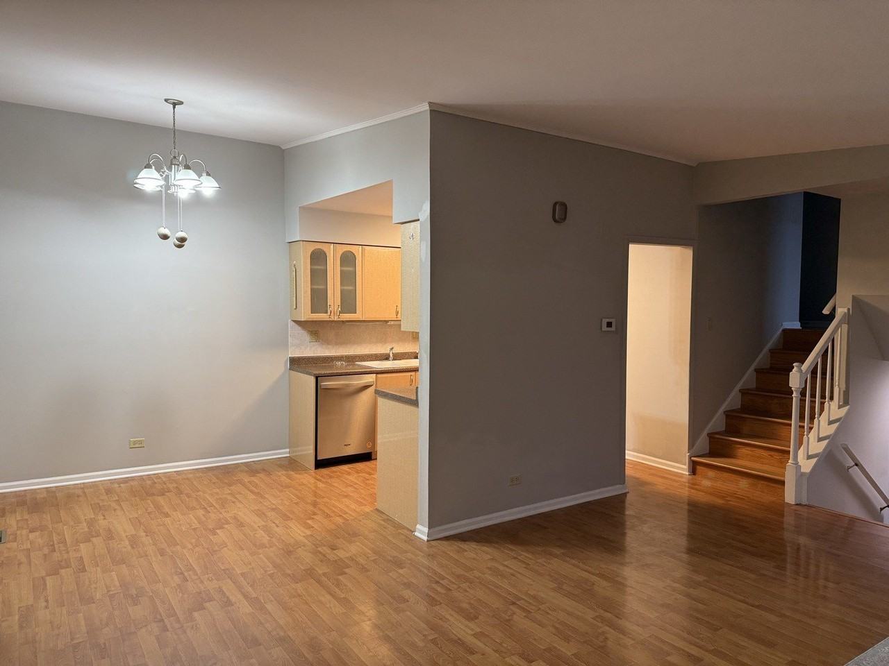 410 Ashwood Ct #410 - Photo 5 of 25