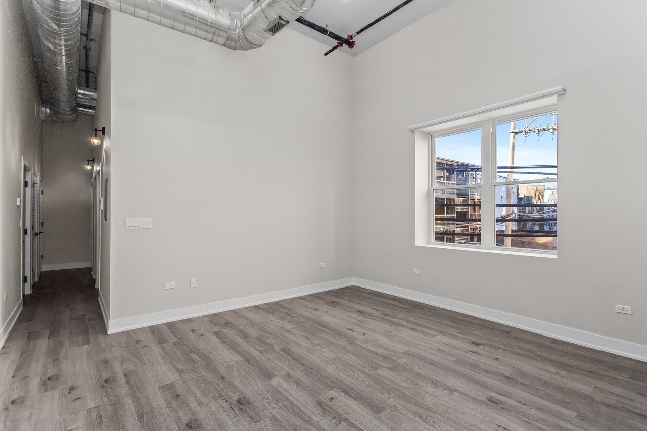 3214 W Lawrence Ave #2D - Photo 3 of 10