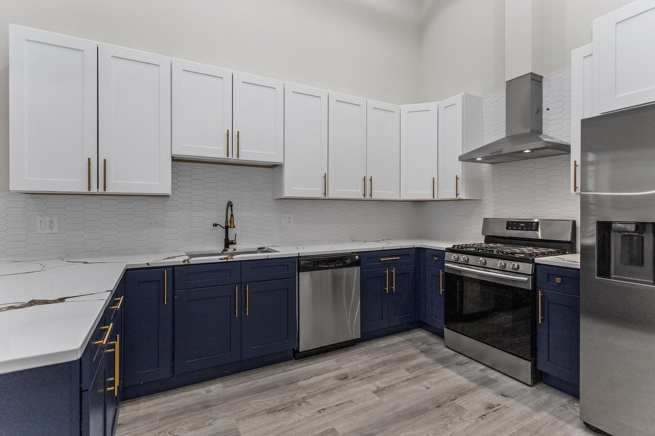 3214 W Lawrence Ave #2D - Photo 4 of 10