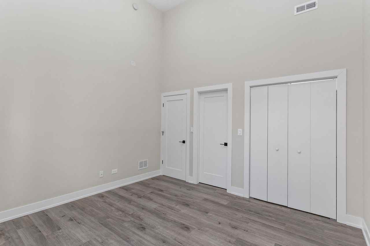 3214 W Lawrence Ave #2D - Photo 7 of 10