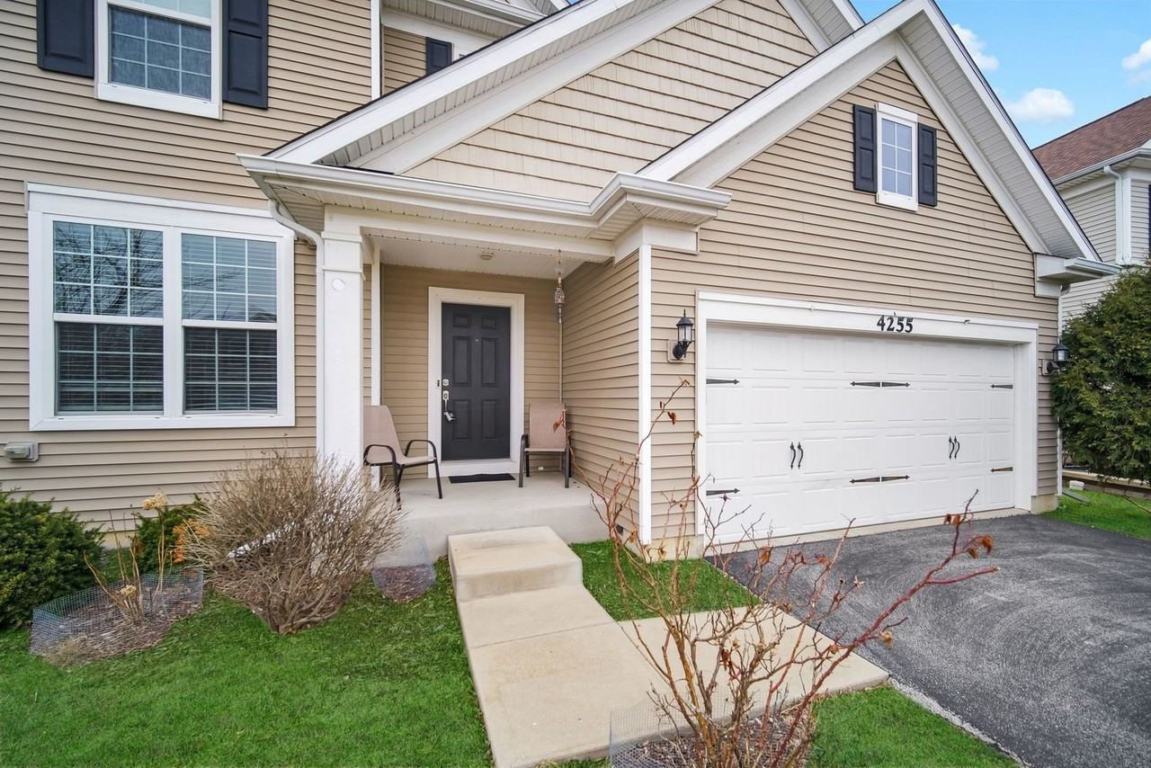 4255 Fraser Cir - Photo 2 of 42