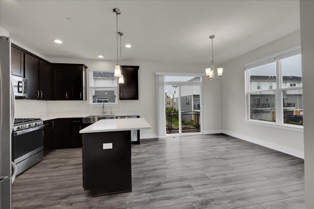 29W710 Cambridge Ct - Photo 4 of 43