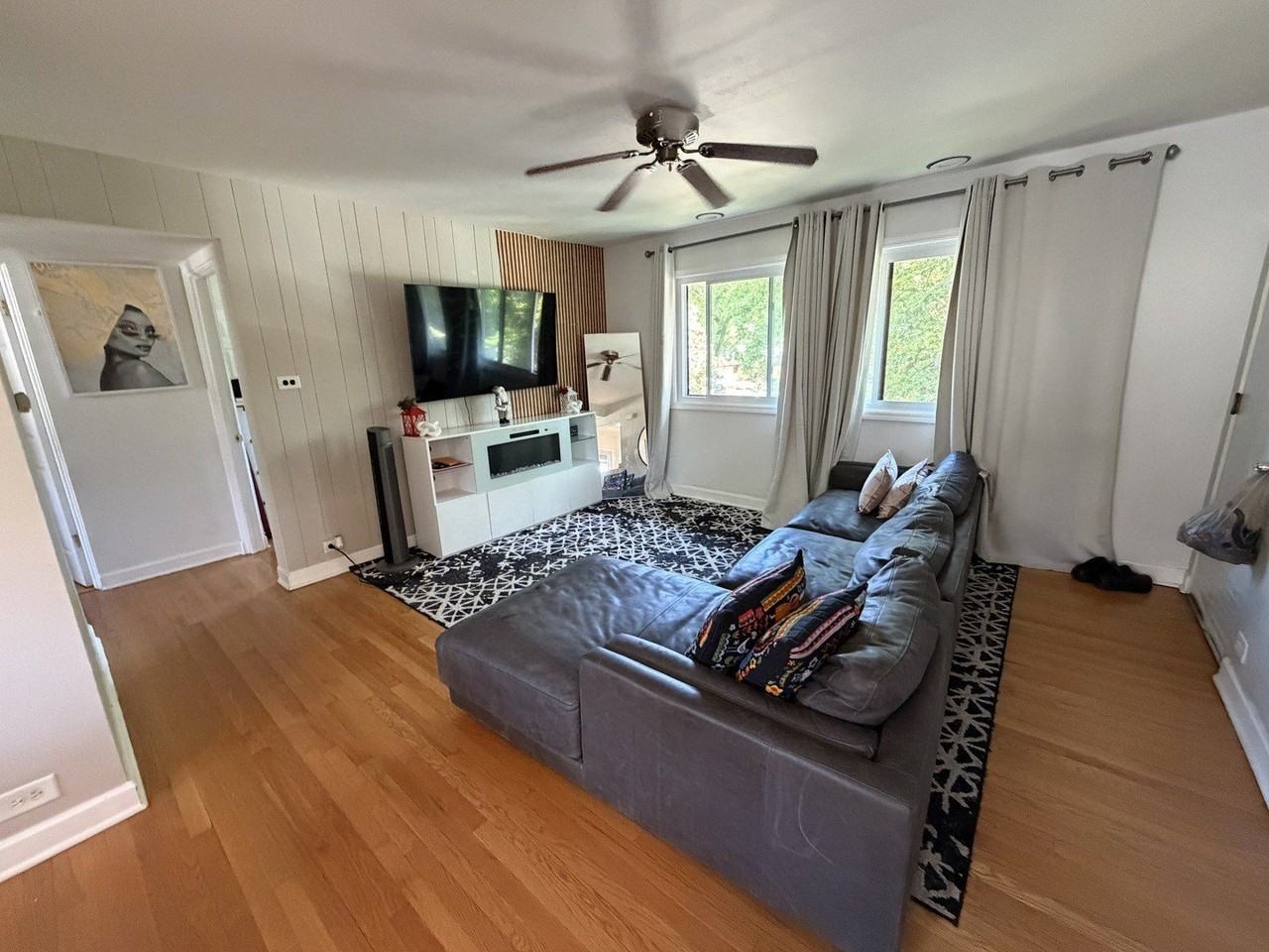 1605 Monroe St #4 - Photo 5 of 16