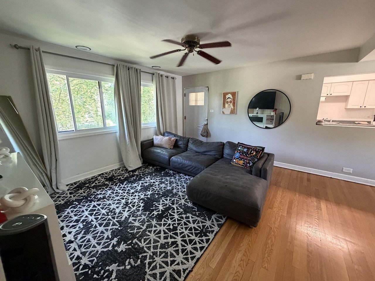 1605 Monroe St #4 - Photo 6 of 16
