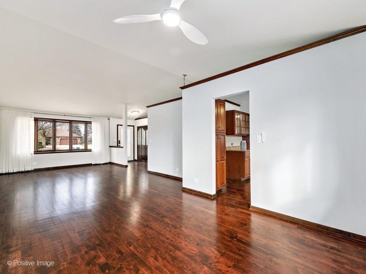 887 Braintree Ln - Photo 6 of 27