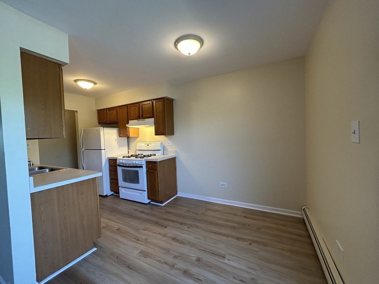 1077 Dickens Way #C - Photo 5 of 10