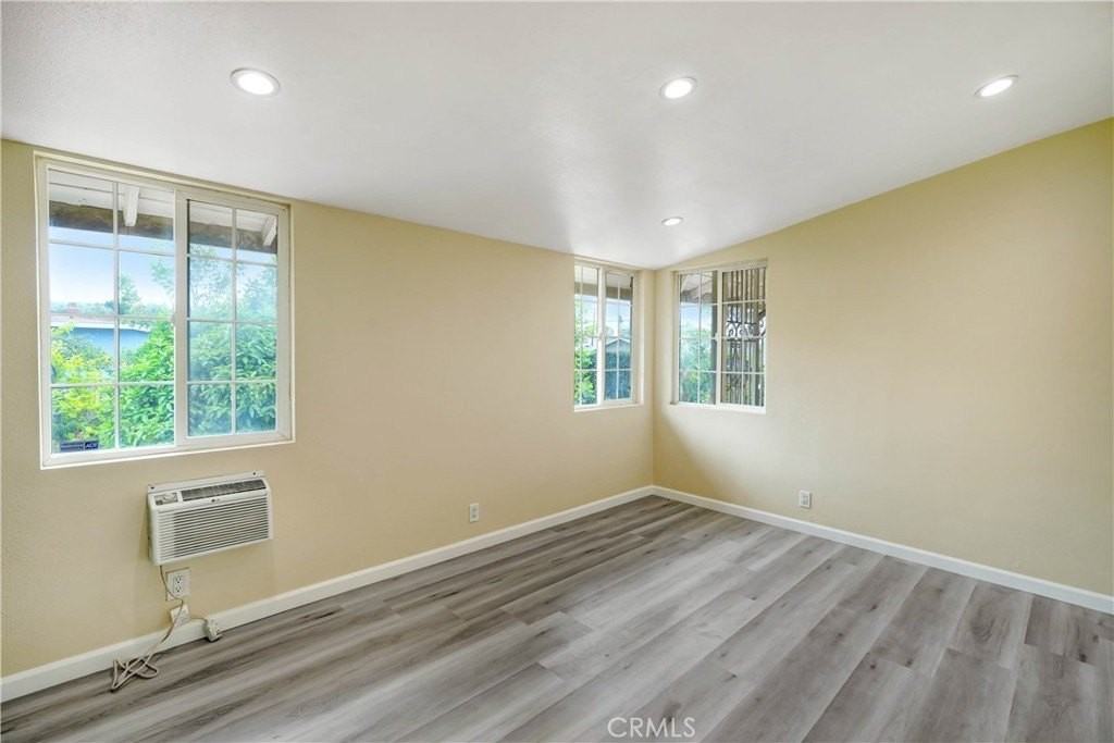 2203 E Alaska St - Photo 3 of 10