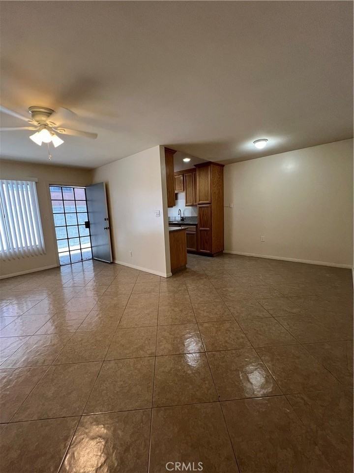 535 E Hazel St #4 - Photo 3 of 18