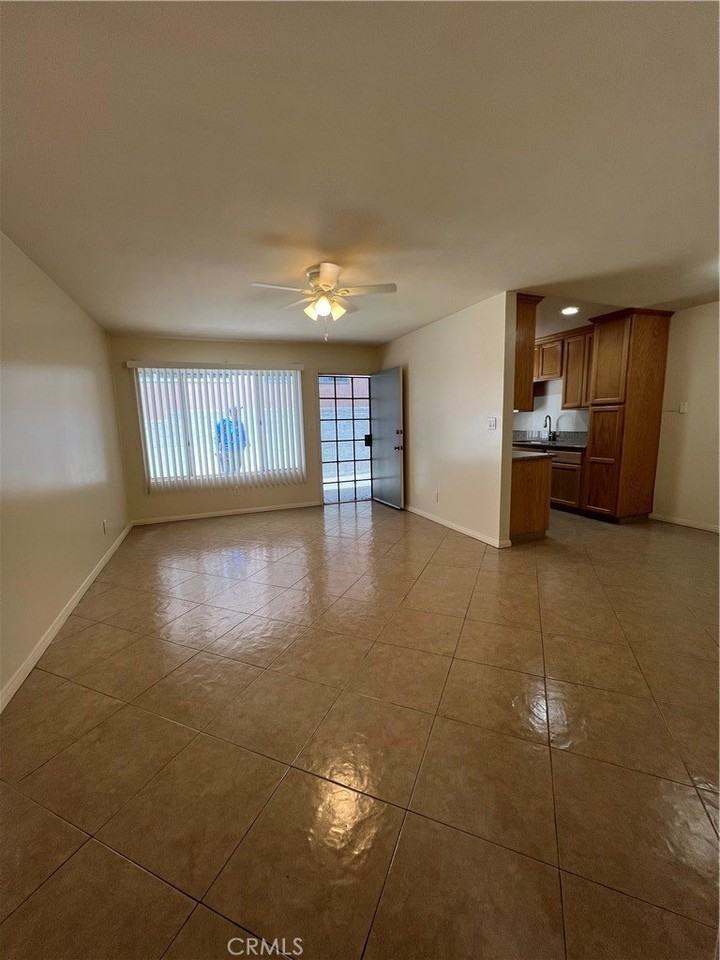535 E Hazel St #4 - Photo 4 of 18
