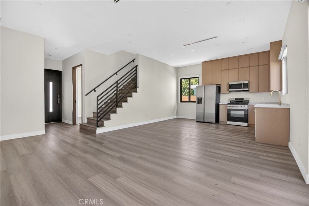 7605 Greg Ave - Photo 4 of 20