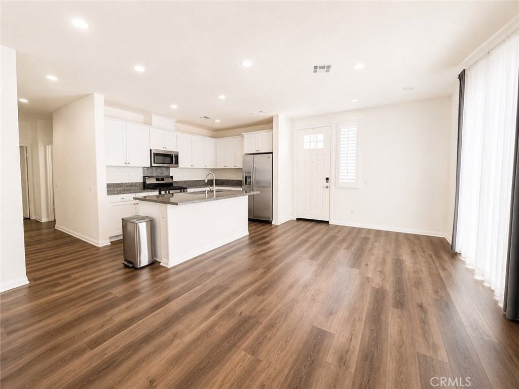 16570 Wyndham Ln - Photo 4 of 25