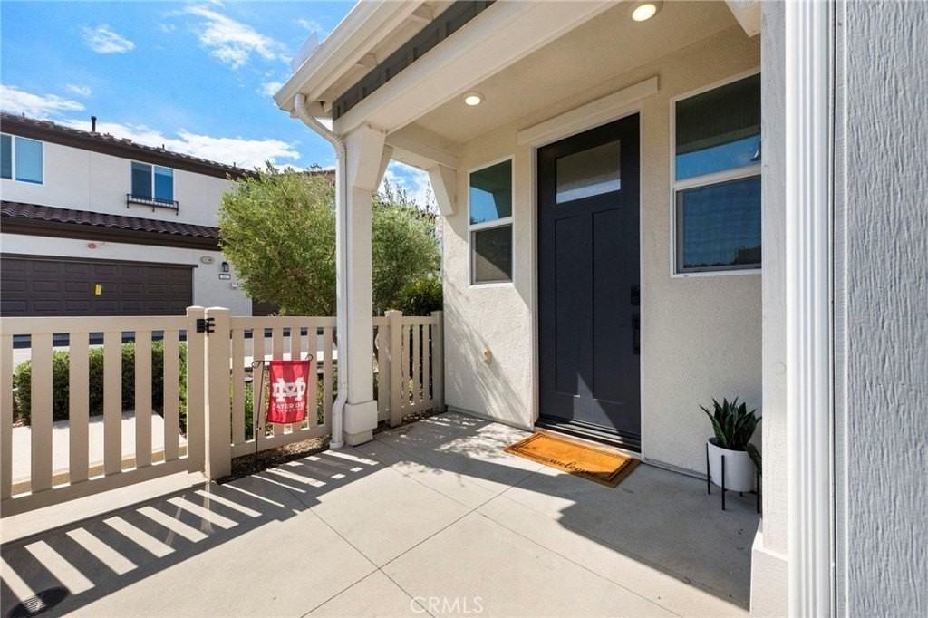 3959 Lavine 3959 - Photo 4 of 40