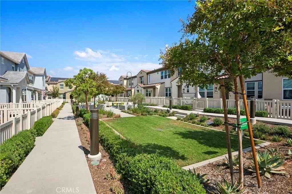 3959 Lavine 3959 - Photo 6 of 40