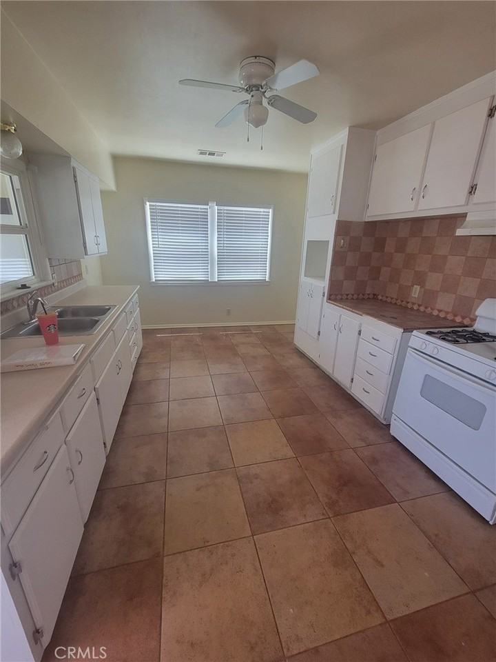 6658 Palm Ave - Photo 4 of 11