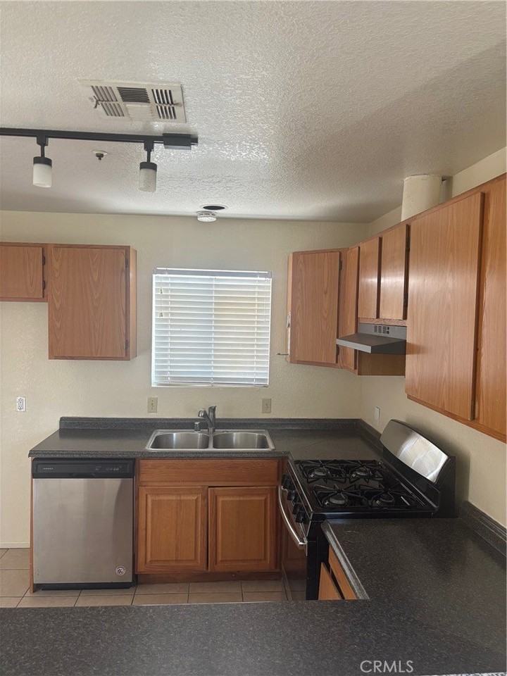 13685 Ocotillo Rd - Photo 3 of 25