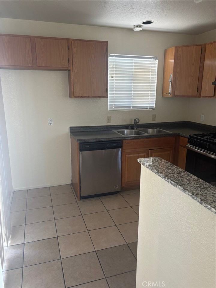 13685 Ocotillo Rd - Photo 5 of 25