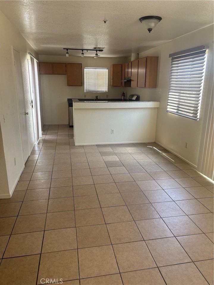 13685 Ocotillo Rd - Photo 6 of 25