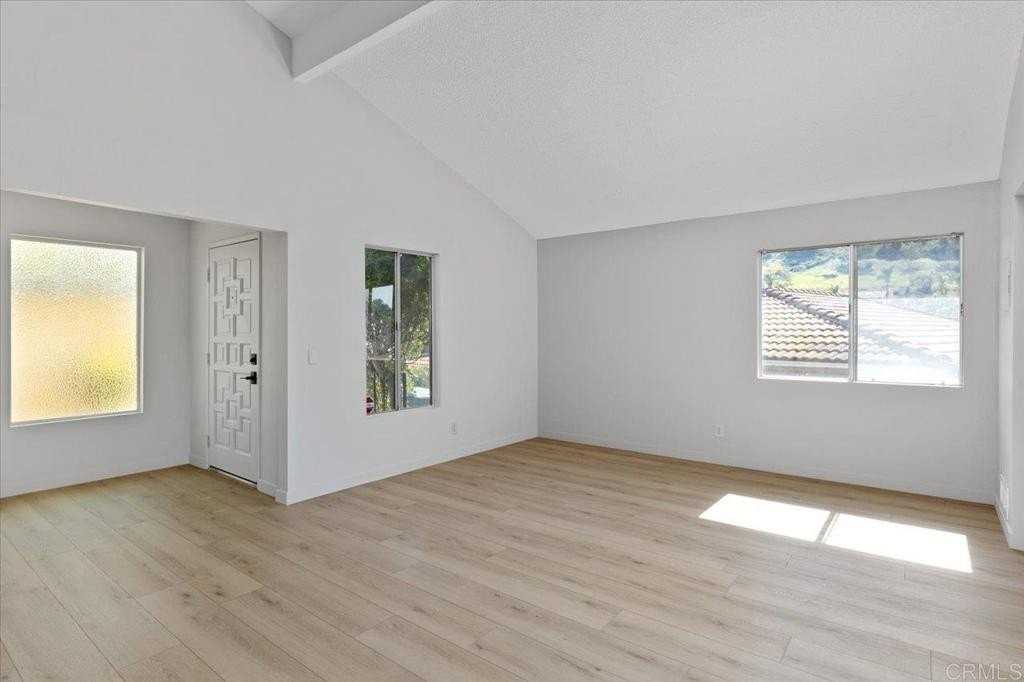 31318 Club Vista Ln - Photo 4 of 26
