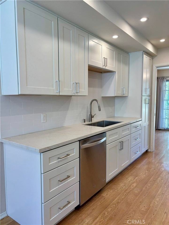 451 Medford Ct #102 - Photo 3 of 42