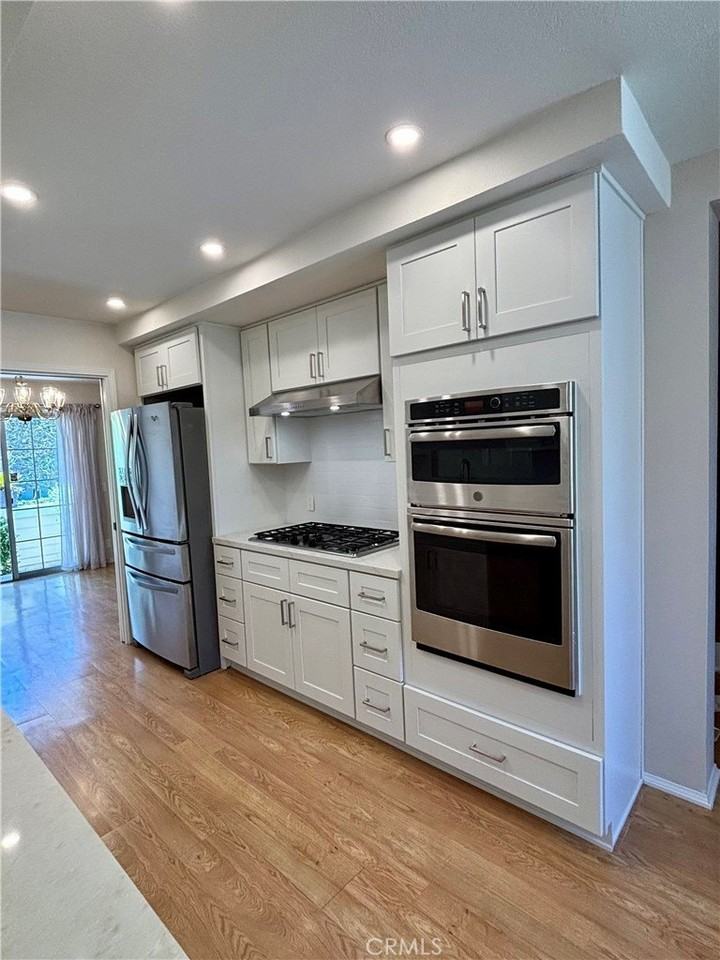 451 Medford Ct #102 - Photo 4 of 42