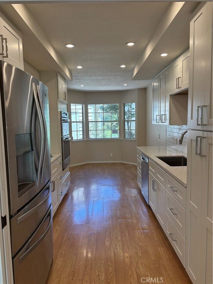 451 Medford Ct #102 - Photo 7 of 42