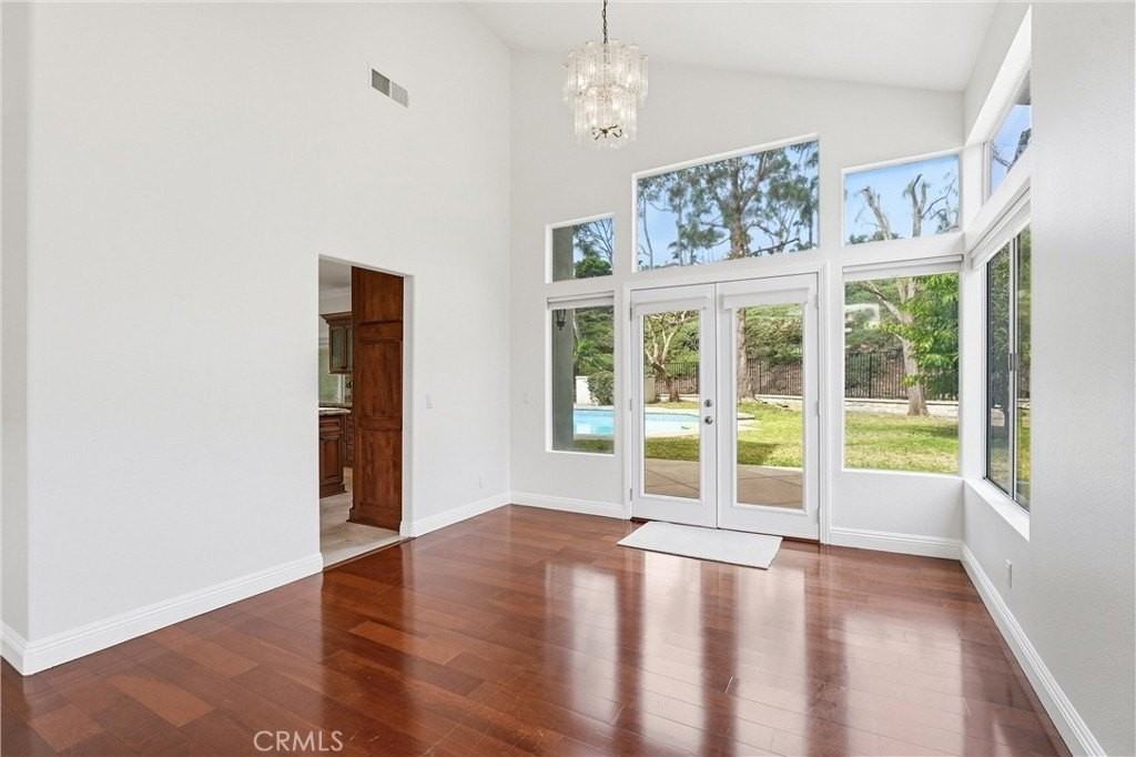 23302 Vista Carillo - Photo 5 of 46