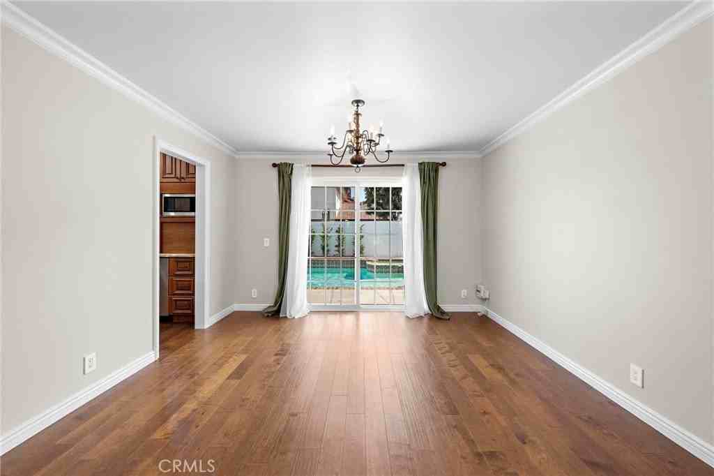 9022 Niguel Cir - Photo 6 of 29