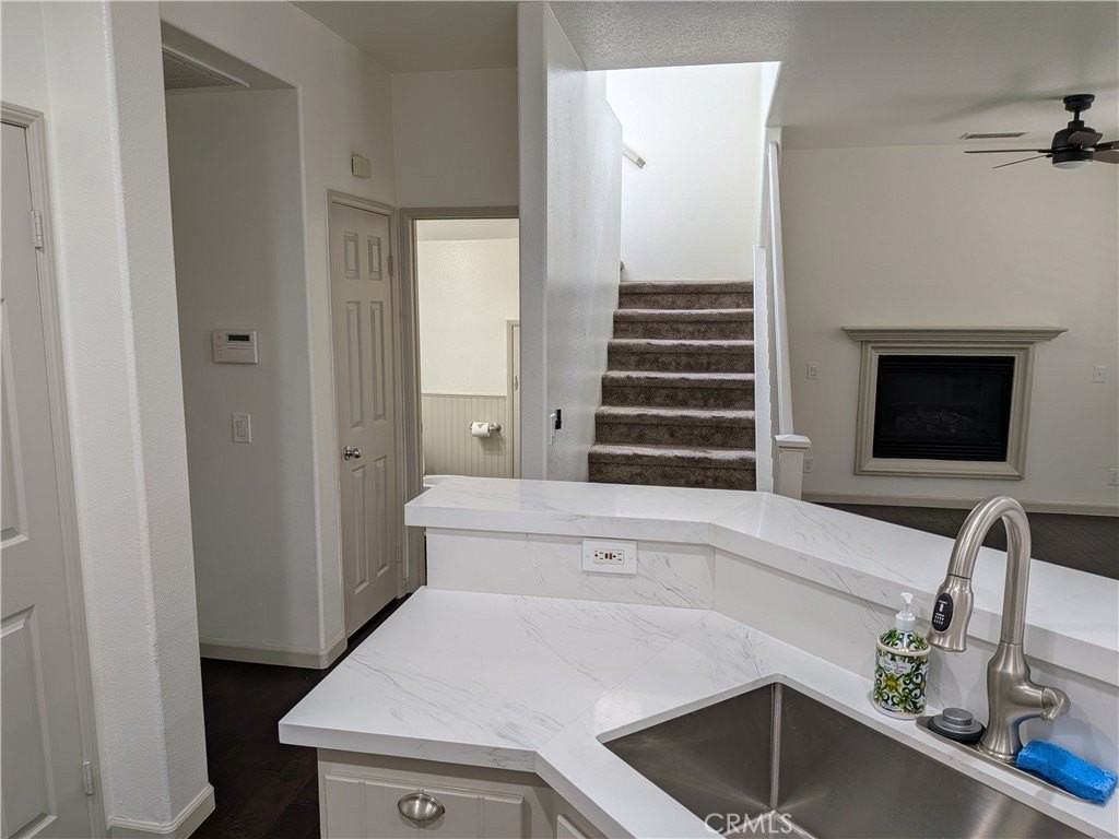 27 Picket Ln - Photo 6 of 31