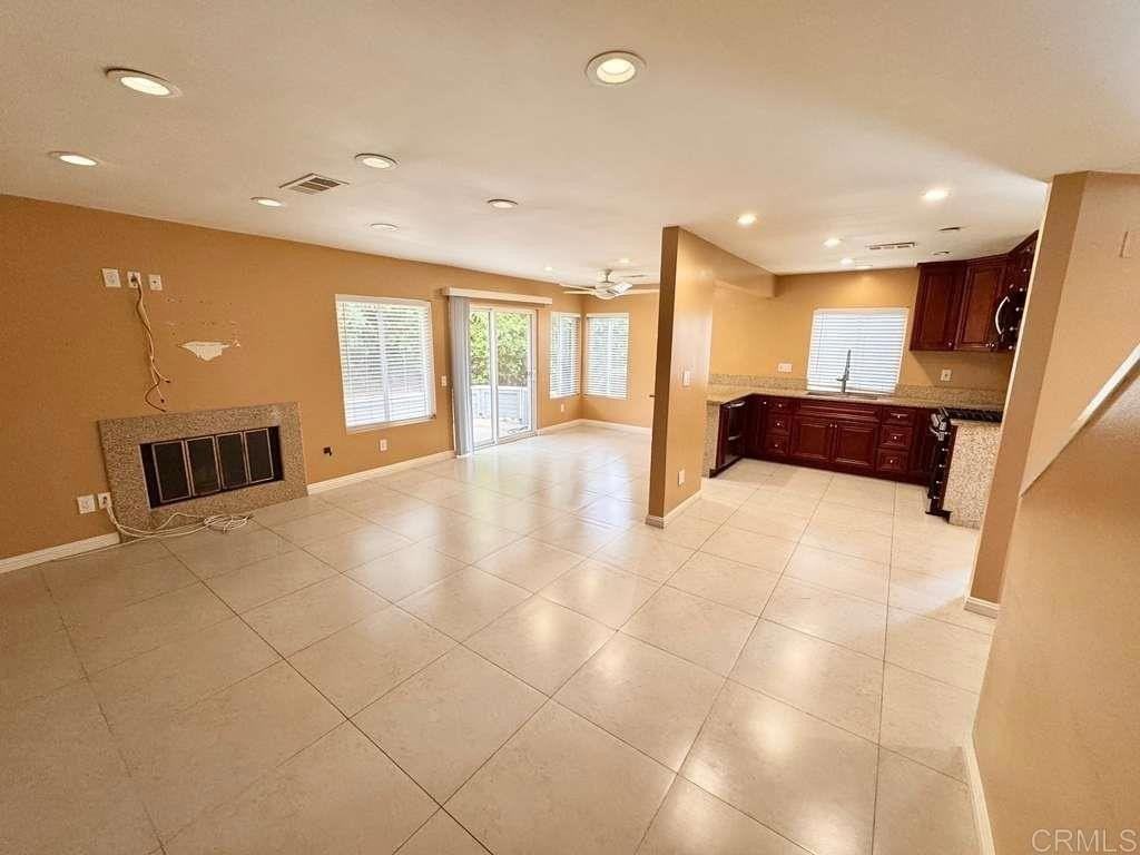 411 Windjammer Cir - Photo 2 of 18