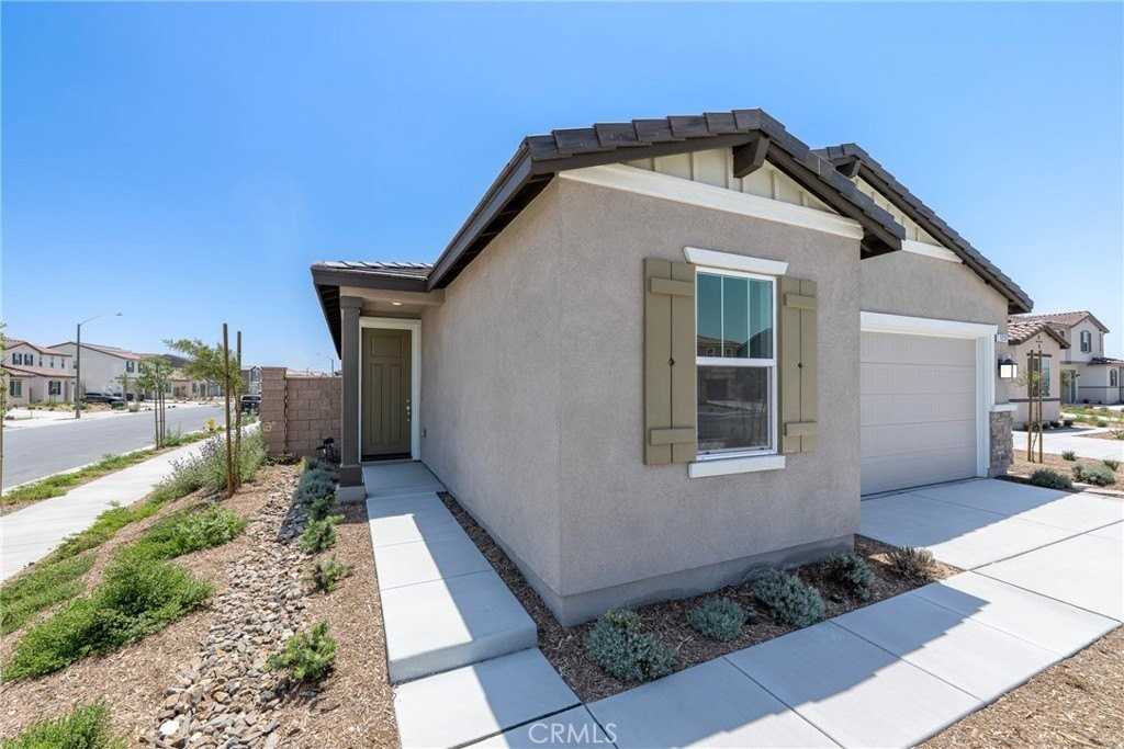 1231 Trojan Ct - Photo 4 of 34